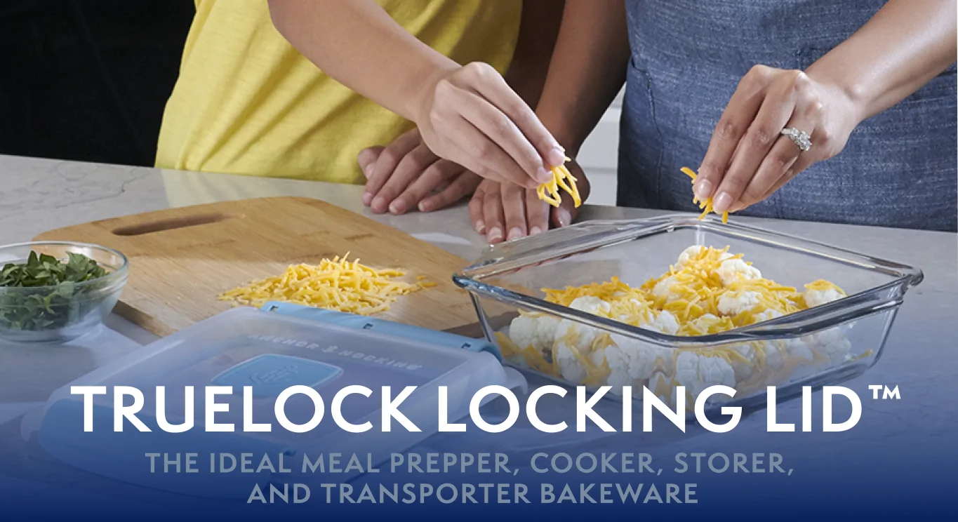 LocknLock 9x 9 Glass Pan with Domed Handled Locking Lid 
